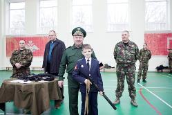 Кадеты Ставрополья знакомятся с образцами современного оружия Кадеты Ставрополья знакомятся с образцами современного оружия